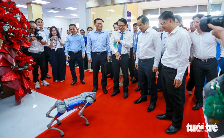 Chính thức ra mắt Trung tâm Phục vụ hành chính công TP.HCM, tiếp nhận cùng lúc 500 - 700 người - Ảnh 4.