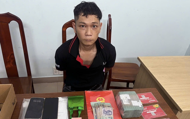 Giả nam giới để trốn truy nã sau khi trộm vàng người yêu - Ảnh 2.