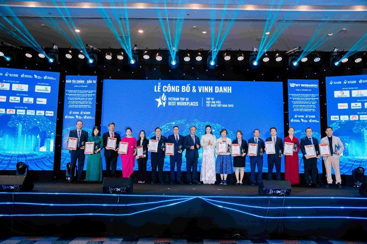 Làm việc - Ảnh 2.