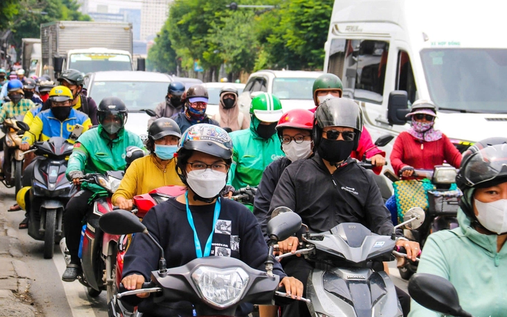 Nghẽn mạng kiểm định khí thải theo quy định mới - Ảnh 4.