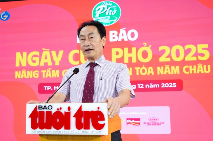 Ông Lã Quốc Khánh - Phó chủ tịch thường trực, tổng Thư ký Hiệp hội Văn hóa Ẩm thực Việt Nam, phát biểu tại họp báo