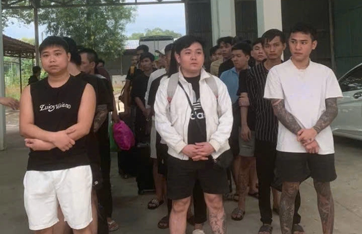 Công an Việt Nam phối hợp công an Campuchia bắt nhóm lừa đảo lớn giả mạo Vingroup, Doji - Ảnh 4.