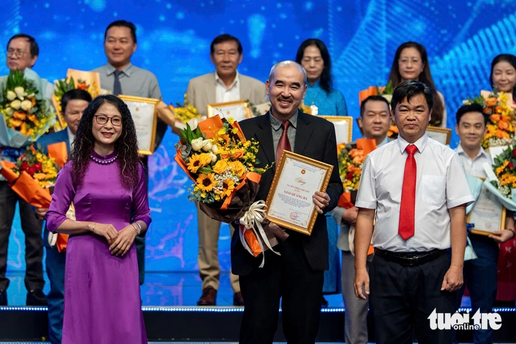 응우옌 반 충 - 사진 6.