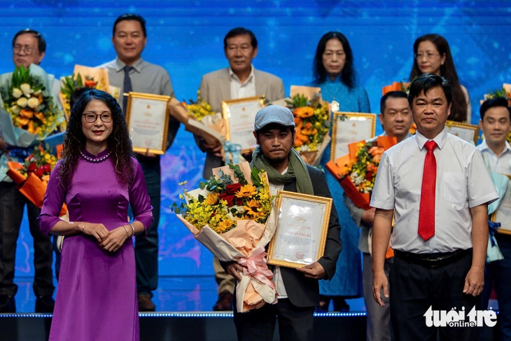 응우옌 반 충 - 사진 7.