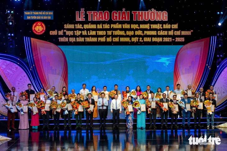 응우옌 반 충 - 사진 8.