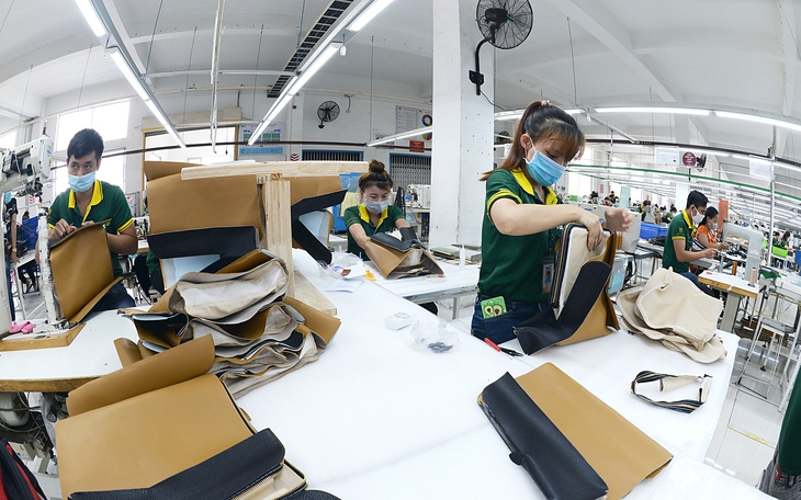 Thưởng Tết 2026: Doanh nghiệp 'mở rộng' hầu bao, công nhân đếm ngày lĩnh thưởng - Ảnh 3.