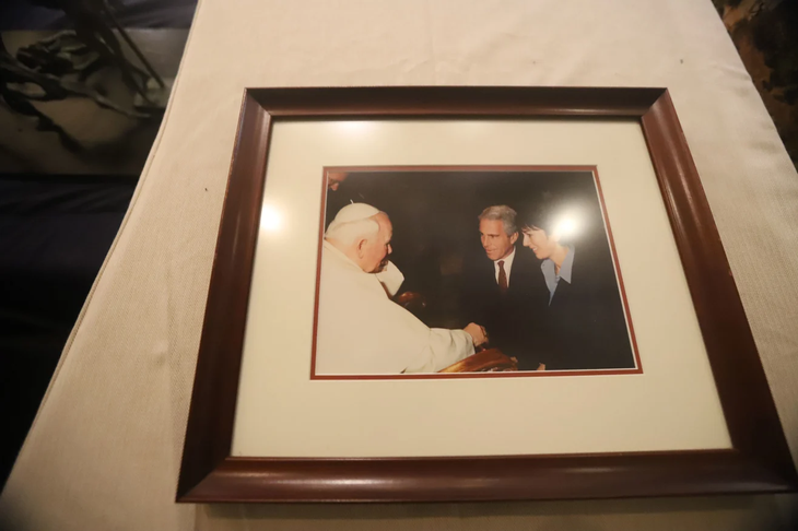 Jeffrey Epstein - Ảnh 2.