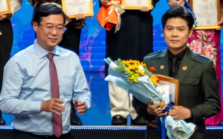 Nhạc sĩ Nguyễn Văn Chung vào vai đầu nậu buôn bán ma túy, khán giả trẻ ngỡ ngàng - Ảnh 2.