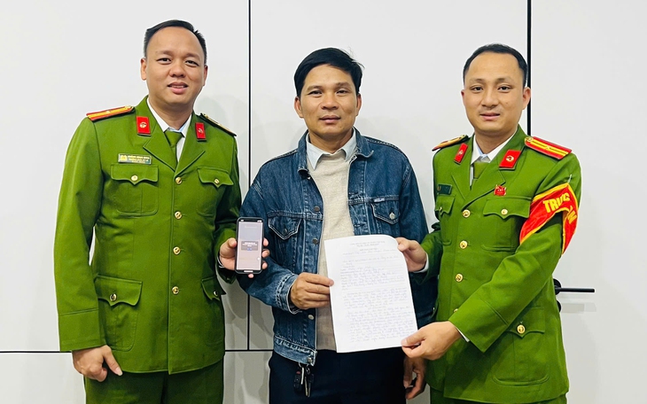 Du xuân ở Việt Nam, du khách Lào viết thư 'I love Vietnam" khi nhận lại 90 triệu đồng đánh rơi - Ảnh 3.