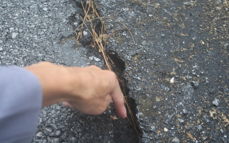 Sẽ cử chuyên gia đến thẩm định vết nứt dài gần 40m trên Đèo Ngang - Ảnh 2.