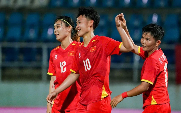 HLV Malaysia: 'Khoảng cách trình độ với tuyển nữ Việt Nam là quá lớn' - Ảnh 3.