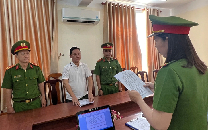 Điều hành 8 dây hụi rồi tự ghi nhiều hụi viên ảo để lừa đảo, lãnh 12 năm tù - Ảnh 2.