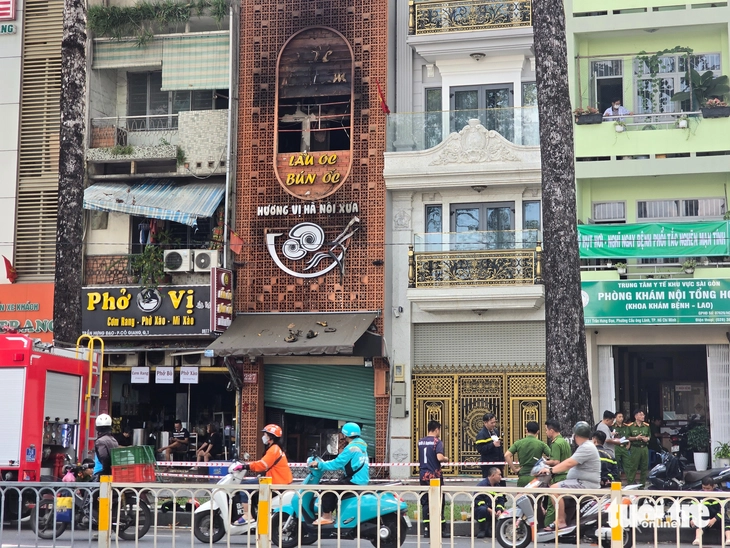 cháy quán bún ốc - Ảnh 1.