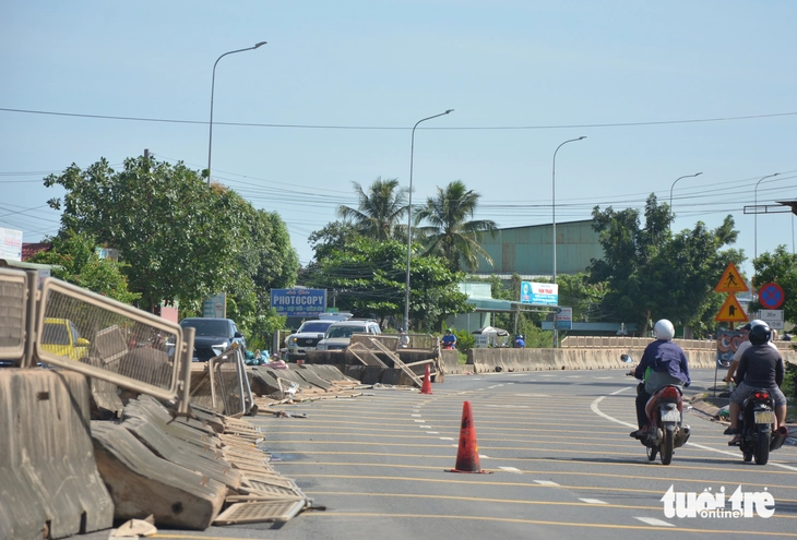 Nước lũ vẫn ngập sâu nhiều vùng Bình Thuận cũ- Ảnh 8.