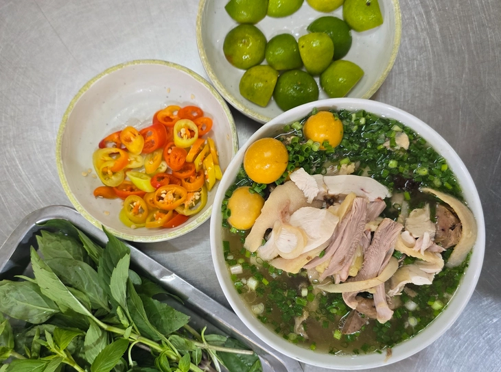 Phở Hương Bình - Ảnh 1.