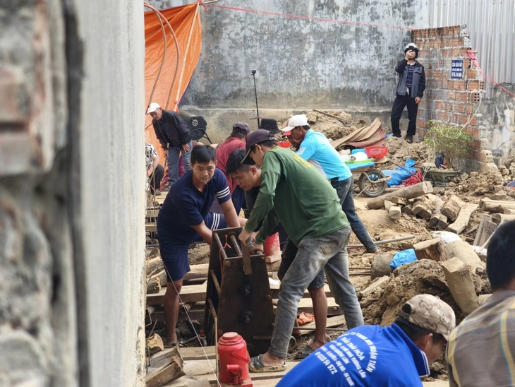 'Thần đèn' đã dời xong ngôi nhà 'xây nhầm' trên đất người khác ở Hải Phòng - Ảnh 2.