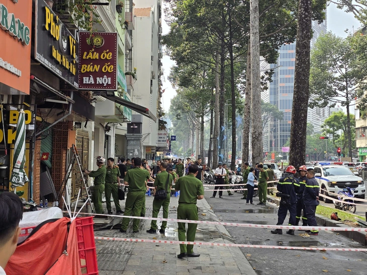 cháy quán bún ốc - Ảnh 1.