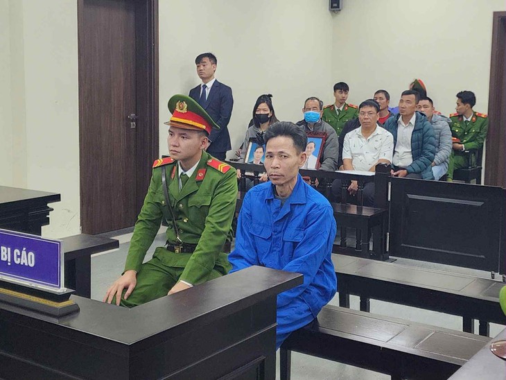 Đốt quán cà phê - Ảnh 1.