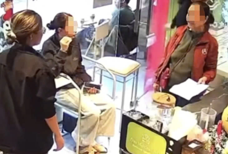 ủng hộ - Ảnh 1.