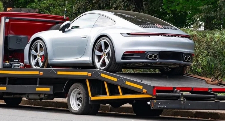 Hàng trăm xe Porsche đột nhiên chết máy, chủ xe hoang mang, hãng 'bó tay' - Ảnh 1.