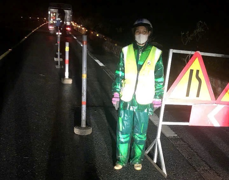 Sẽ cử chuyên gia đến thẩm định vết nứt dài gần 40m trên Đèo Ngang - Ảnh 1.