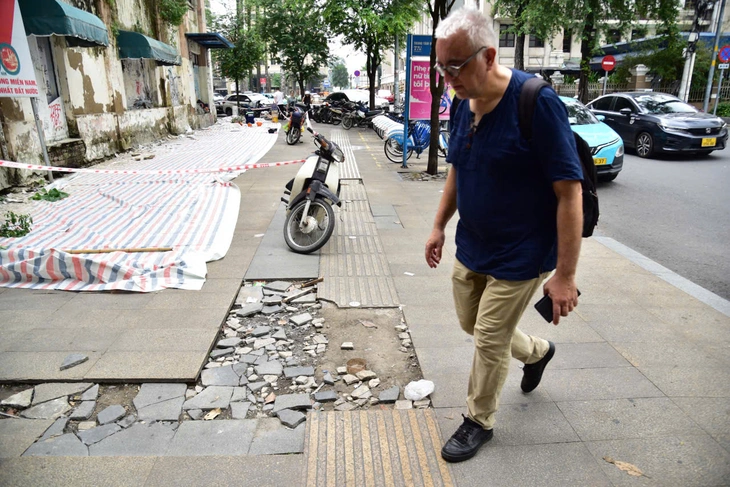 Nhìn hiện trạng đường Lê Lợi sẽ được 'làm đẹp' trước 31-12-2025 - Ảnh 7.