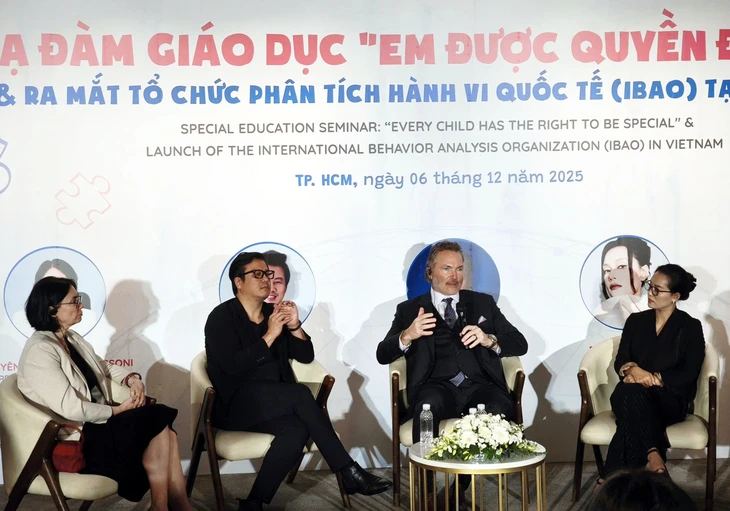 Tự kỷ không phải bệnh, chỉ là dạng phát triển khác với số đông - Ảnh 1.