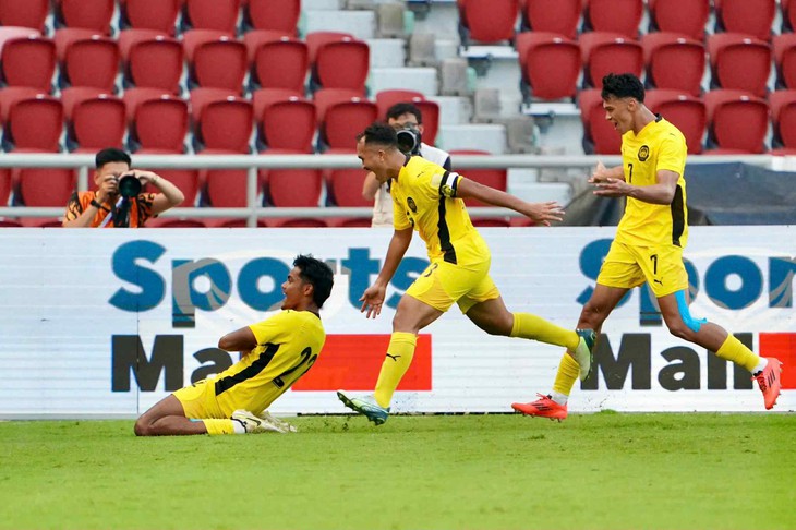 U22 Malaysia - U22 Lào (hiệp 2) 3-1: Moses đánh đầu nâng tỉ số - Ảnh 1.