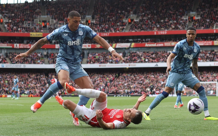 Aston Villa đánh bại Arsenal ở phút bù giờ cuối cùng - Ảnh 4.