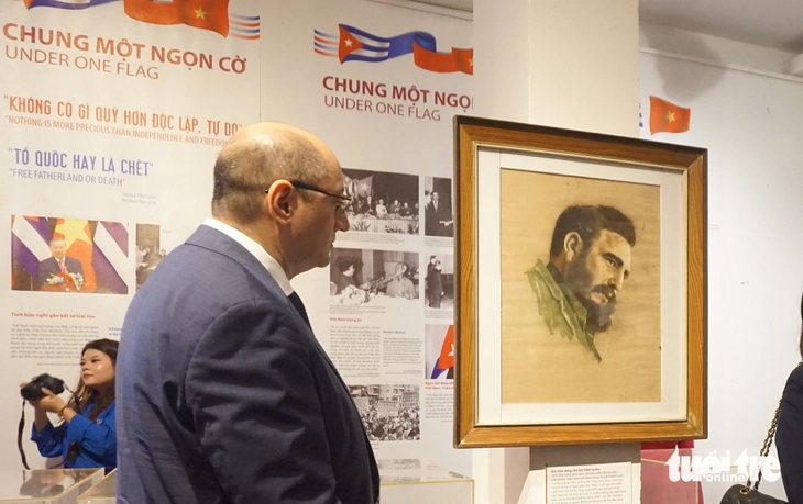 Xem bức tranh Chủ tịch Fidel Castro được gìn giữ hơn nửa thế kỷ ở Việt Nam - Ảnh 1. Fidel Castro - Ảnh 1.