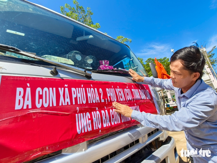 Vừa khắc phục lũ lịch sử, người Phú Yên vừa cứu trợ đồng bào Bình Thuận - Ảnh 4.