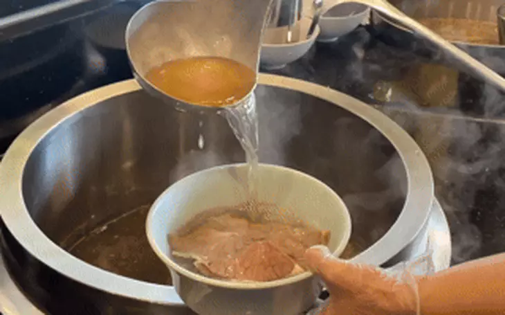 Phở 'S thơm, bổ dưỡng từ Sâm Ngọc Linh  - Ảnh 2.