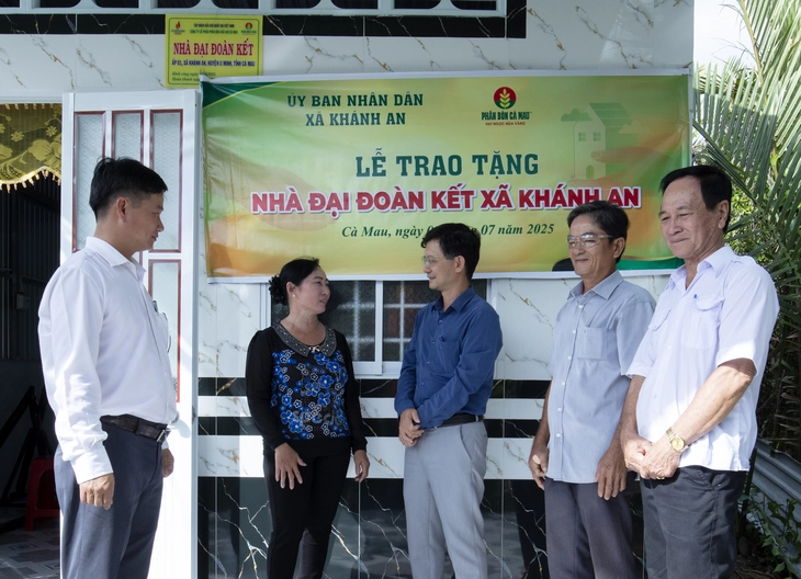 Phân Bón Cà Mau: San sẻ với đồng bào chịu thiệt hại bởi bão lũ - Ảnh 3.