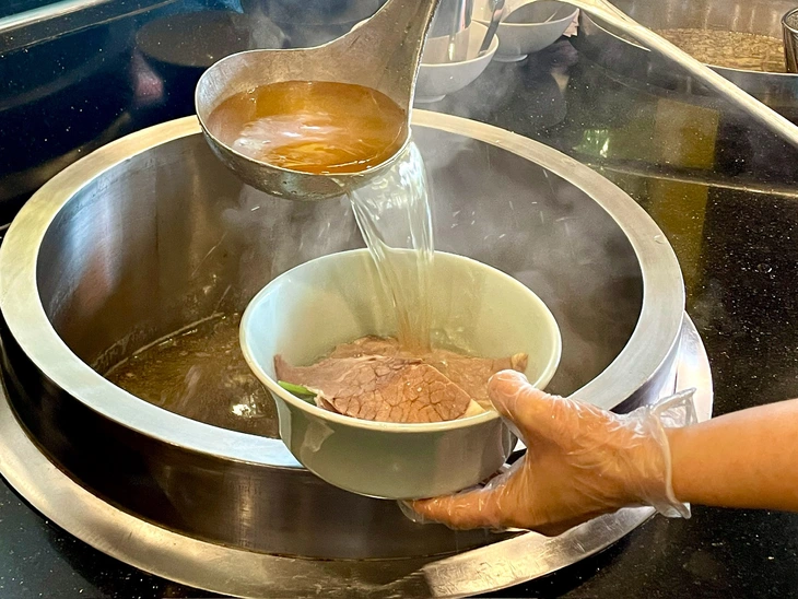 Phở bò - Ảnh 1.
