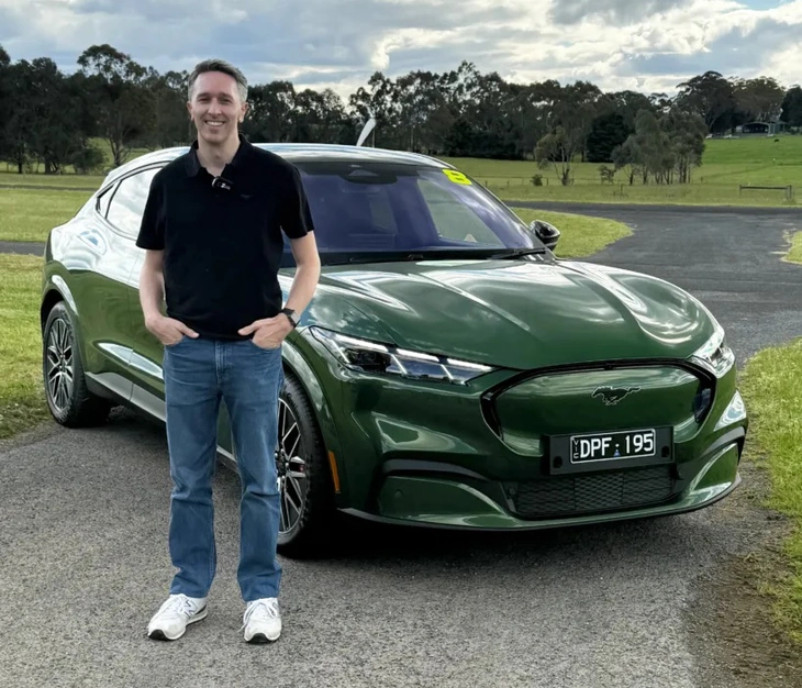 Ford Mustang Mach-E - Ảnh 1.