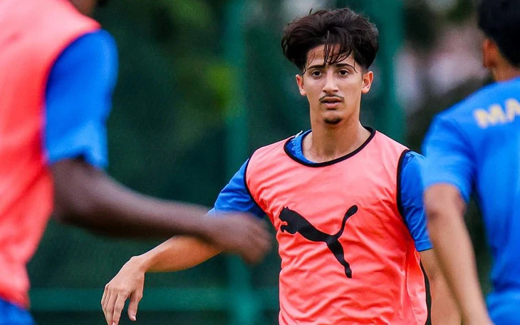 Hàng thủ 'thảm họa' tiễn U22 Lào về nước, trước khi SEA Games 33 khai mạc - Ảnh 2.