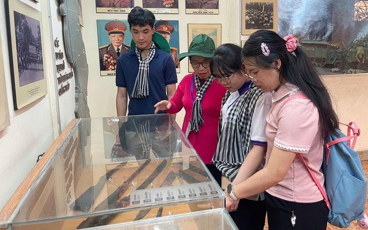 Học sinh, sinh viên TP.HCM “cháy hết mình” loạt hoạt động học mà chơi tại ngày hội truyền thống - Ảnh 7.