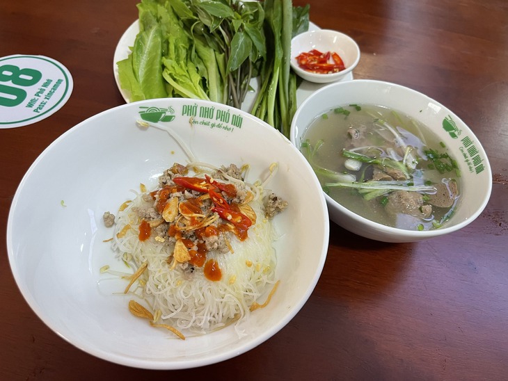Ăn phở ngô Hà Giang, phở vịt quay xứ Lạng, phở sắn xứ Quảng và phở hai tô Gia Lai tại Ngày của phở - Ảnh 11.