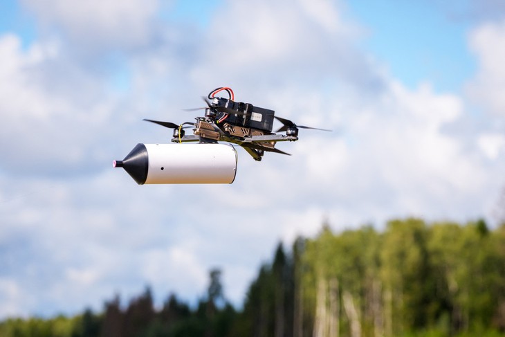 Đức tăng tốc tìm các biện pháp chống drone sau loạt sự cố làm tê liệt sân bay - Ảnh 1. drone - Ảnh 1.