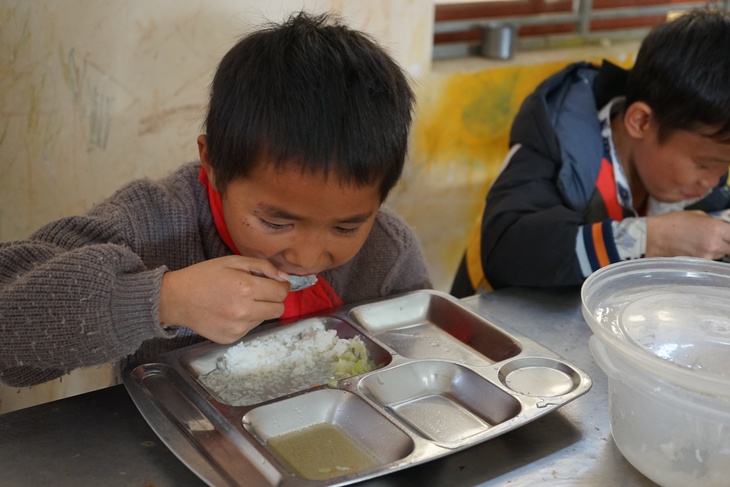 Dự án 'Nuôi em' lên tiếng trước nghi vấn thiếu minh bạch tài chính - Ảnh 1.