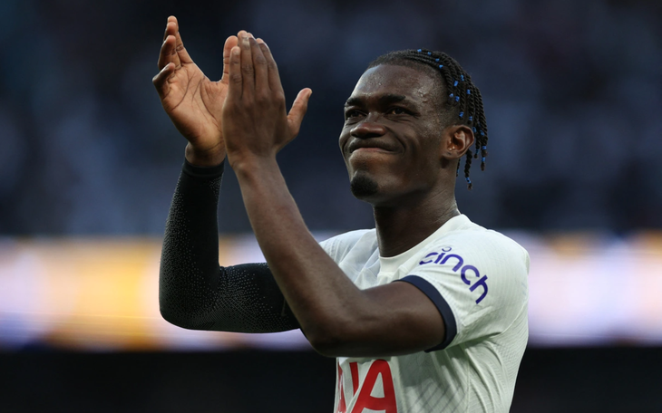 Cầu thủ nổi tiếng bị bắt tại London vì bị nghi ngờ đã hành hung, khiến nạn nhân nhập viện - Ảnh 2.