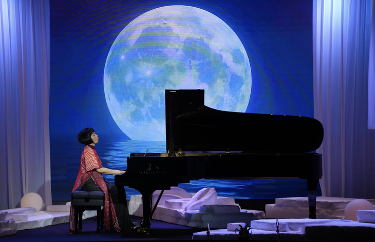Đi tìm tia sáng từ một mặt trời mới trong đêm nhạc của nghệ sĩ piano Bích Trà - Ảnh 1.