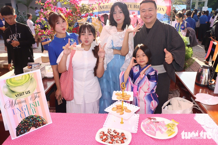 Học sinh, sinh viên TP.HCM 'cháy' trong loạt hoạt động học mà chơi - Ảnh 9.