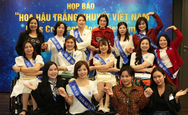 Cuộc thi Hoa hậu Trăng khuyết Việt Nam có nhiều dấu hiệu bất thường? - Ảnh 1. Hoa hậu Trăng khuyết - Ảnh 1.