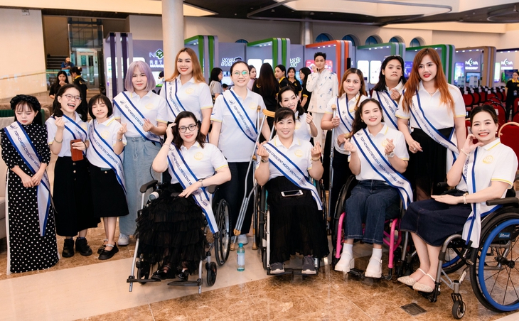 Cuộc thi Hoa hậu Trăng khuyết Việt Nam có nhiều dấu hiệu bất thường? - Ảnh 4. Hoa hậu Trăng khuyết - Ảnh 2.