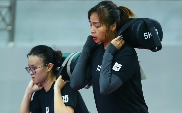 Làm cách nào để giảm mỡ nhưng vẫn duy trì cơ bắp? - Ảnh 2.