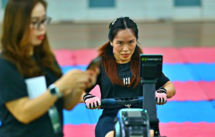 gánh tạ - Ảnh 1.