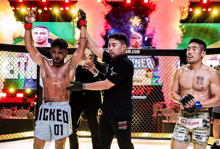 Lưu Đức Mạnh hạ knock-out cao thủ Hàn Quốc ở AFC 39 - Ảnh 3.