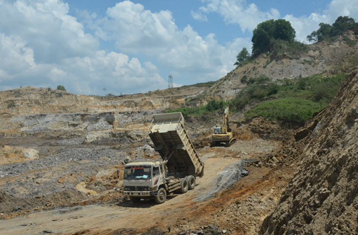 Khởi tố một phó giám đốc Sở Nông nghiệp và Môi trường Lâm Đồng và giám đốc công ty gạch - Ảnh 1.