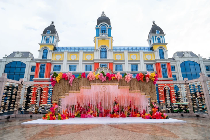 Đám cưới xa hoa, hoành tráng của tỉ phú Ấn Độ được tổ chức trong 7 ngày ở Phú Quốc - Ảnh 4.